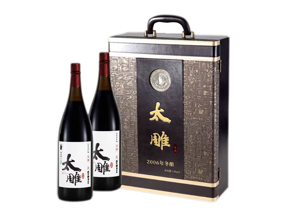 廊坊回收太雕黄酒咸亨酒店太雕黄酒2006年冬酿1.8KG*2礼盒装绍兴黄酒